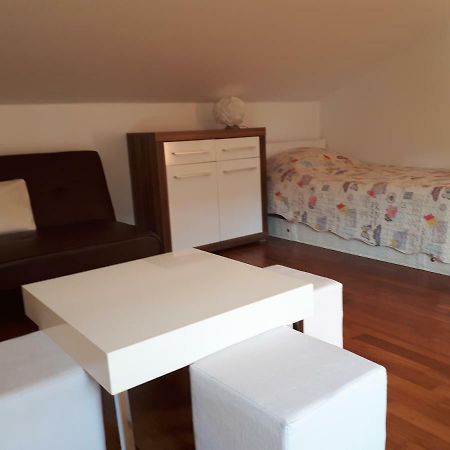 Ruzmarinka 4* Apartment Baska  Ngoại thất bức ảnh