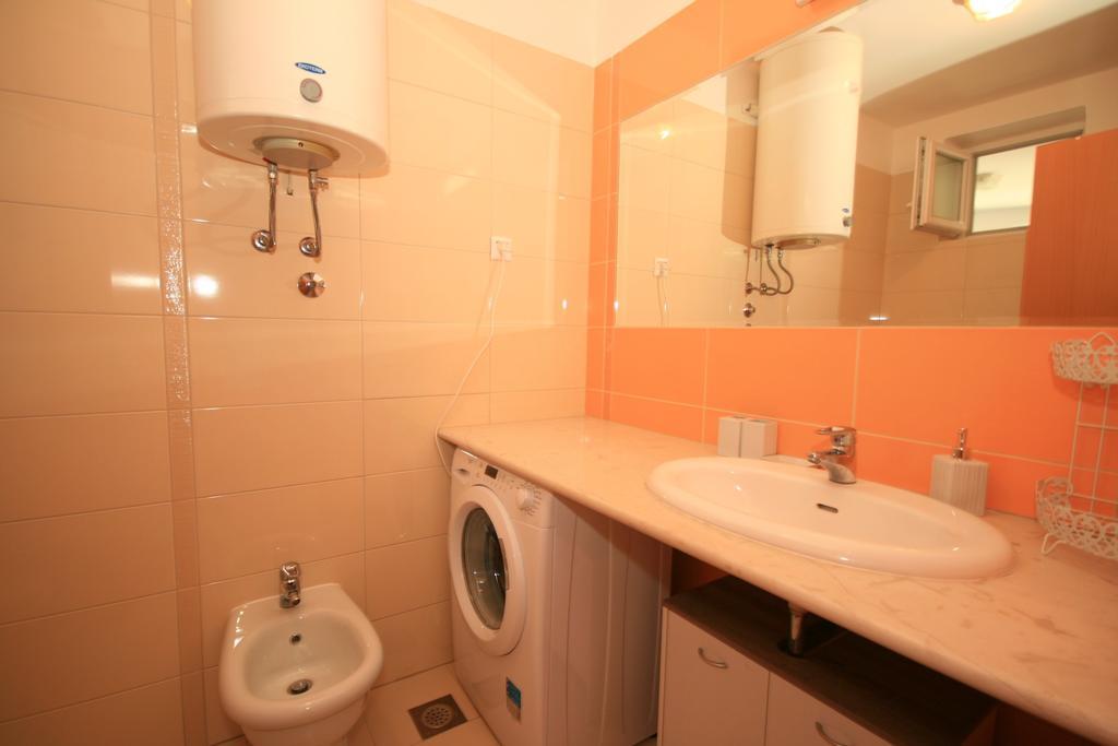 Ruzmarinka 4* Apartment Baska  Ngoại thất bức ảnh