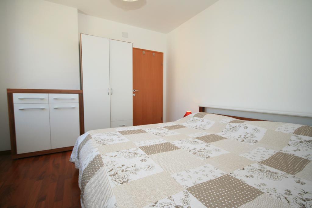 Ruzmarinka 4* Apartment Baska  Ngoại thất bức ảnh